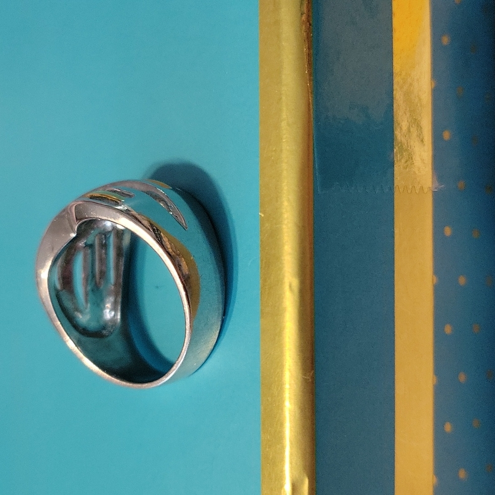 Beautiful Ring - image 3